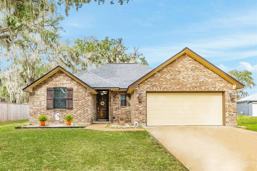 10 Seminole LN, West Columbia, TX 77486