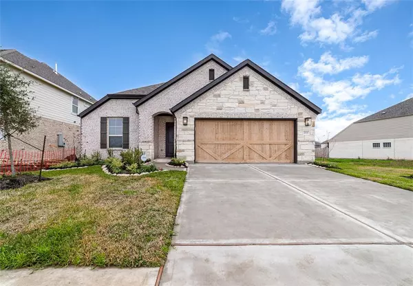 2010 Orchid St, Sugar Land, TX 77478