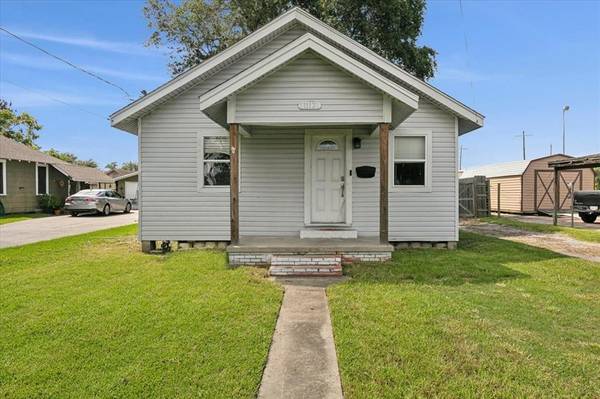 1112 Gary AVE, Nederland, TX 77627