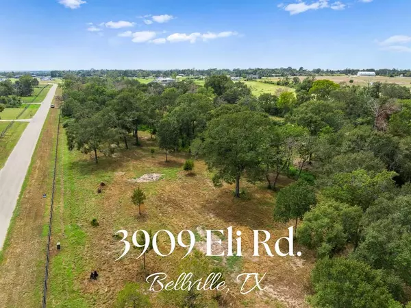 3909 Eli RD, Bellville, TX 77418