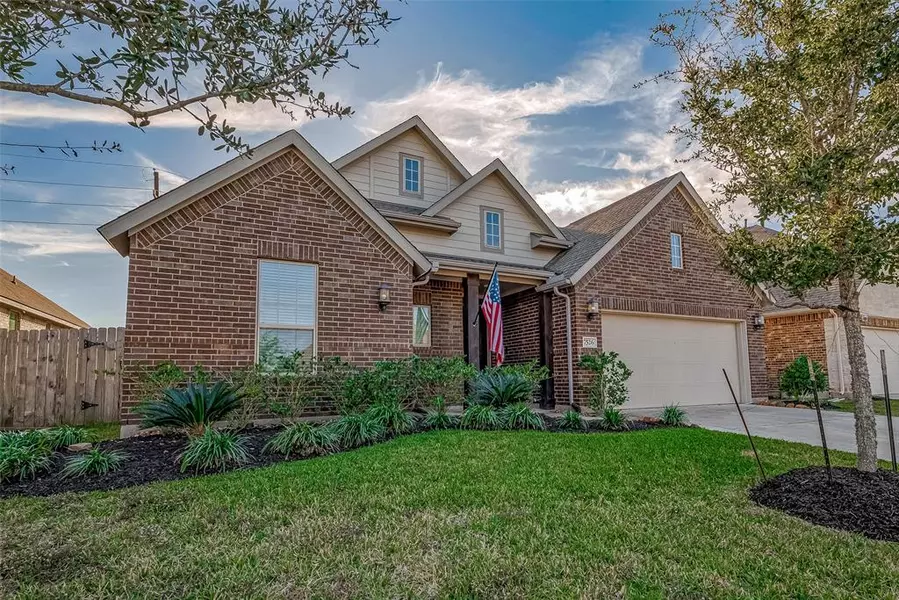 7526 Thornberry Springs LN, Richmond, TX 77469