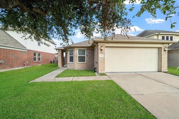 8102 Rosemary DR, Baytown, TX 77521