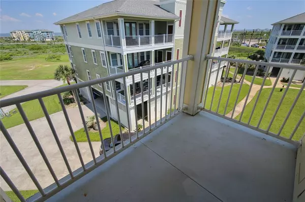 Galveston, TX 77554,4241 Pointe West DR #301