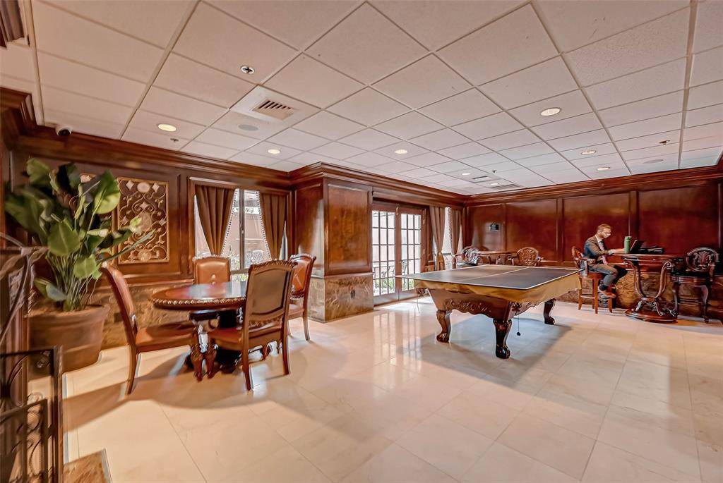 Houston, TX 77056,3525 Sage RD #901