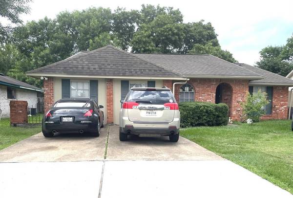 3403 Debeney DR, Houston, TX 77039