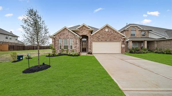 2405 Village Azalea DR, Texas City, TX 77568