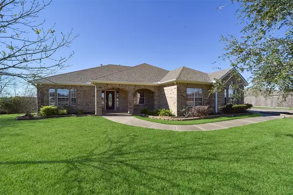 10910 Harry DR, Needville, TX 77461