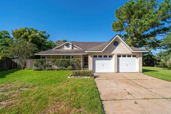 215 Windward CT, League City, TX 77573