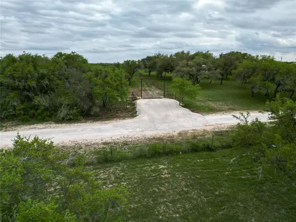 Beeville, TX 78102,169 Bobwhite TRL