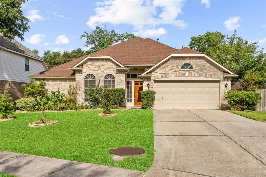 10715 Overton CIR, Houston, TX 77065