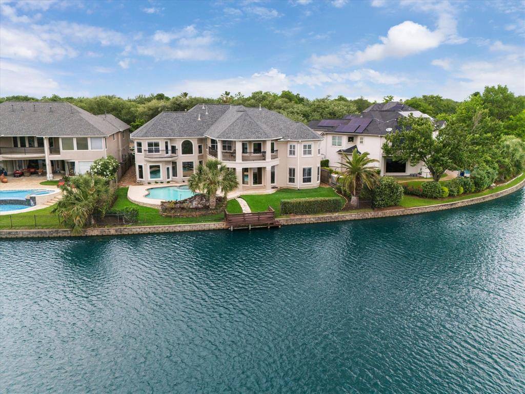 5011 Regency DR, Sugar Land, TX 77479