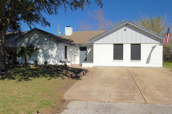 2302 38th AVE N, Texas City, TX 77590