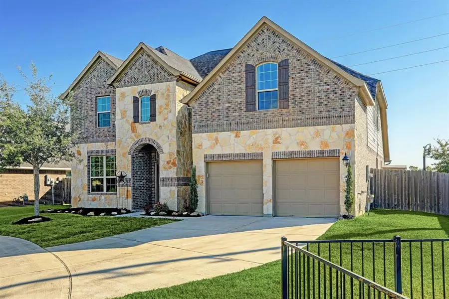 2117 Rolling Hills DR, Pearland, TX 77581