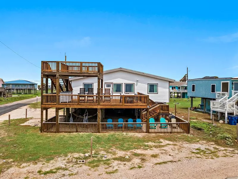 418 Beach DR, Surfside Beach, TX 77541