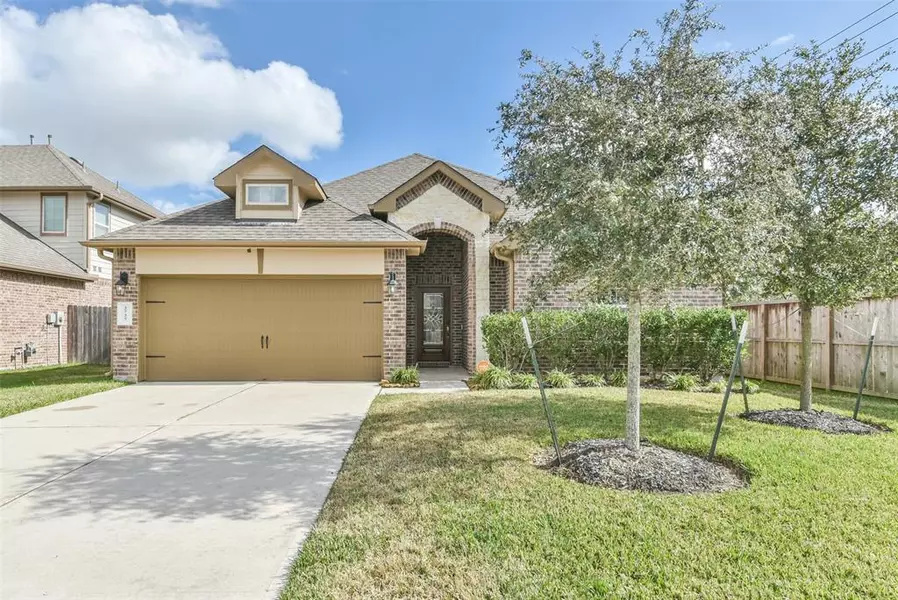 2727 Merlin LN, Pearland, TX 77581