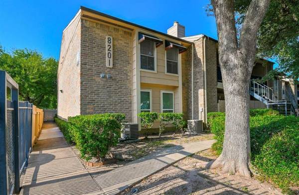 8201 Richmond AVE #2, Houston, TX 77063