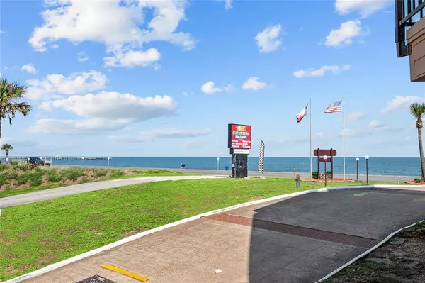 9520 Seawall BLVD #108, Galveston, TX 77554