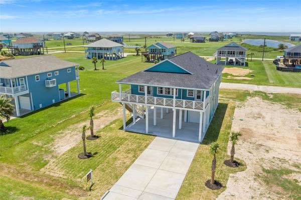 18310 Shaman DR, Galveston, TX 77554