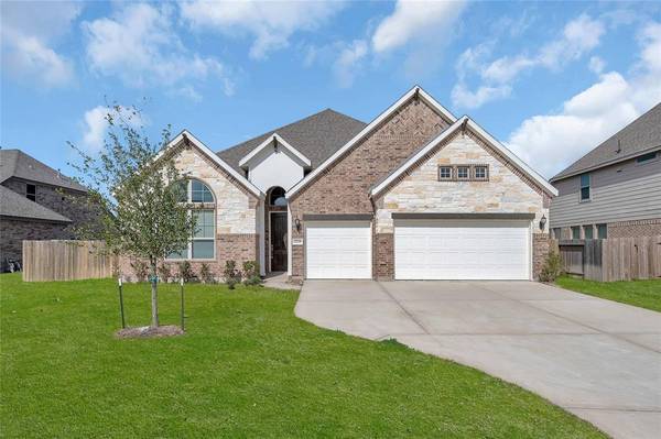 11719 Autumn Leaf DR, Mont Belvieu, TX 77523