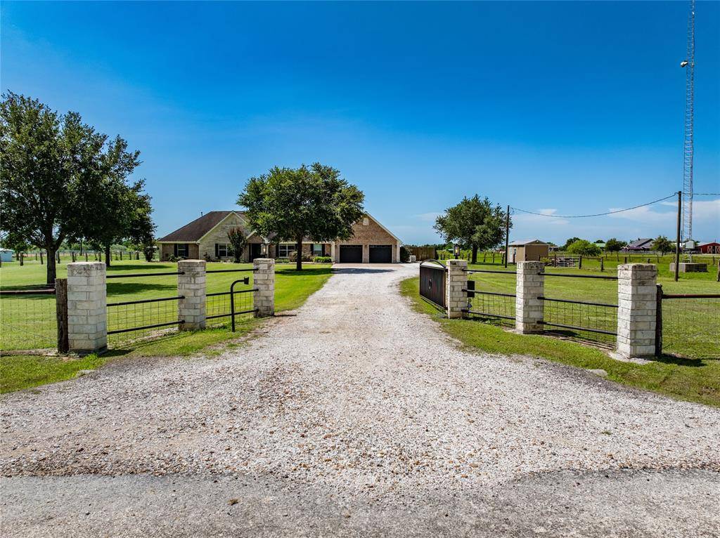 17087 County Road 266, East Bernard, TX 77435