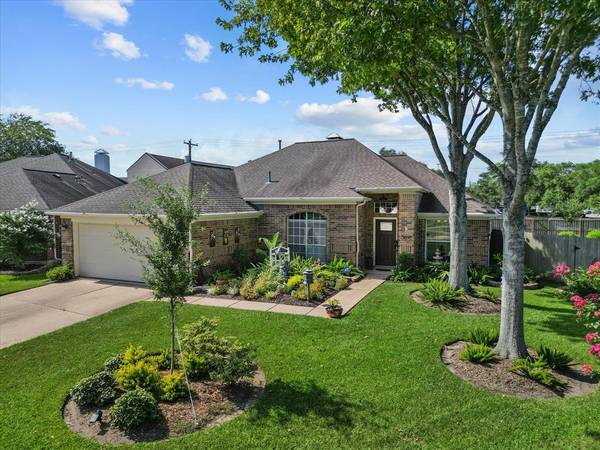 118 Mccarron CT, League City, TX 77573