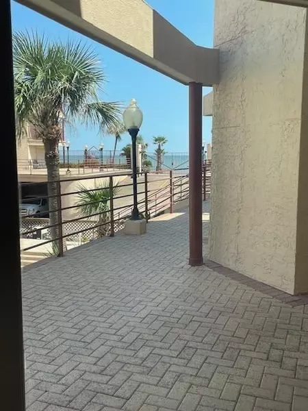 7312 Seawall BLVD #106, Galveston, TX 77551