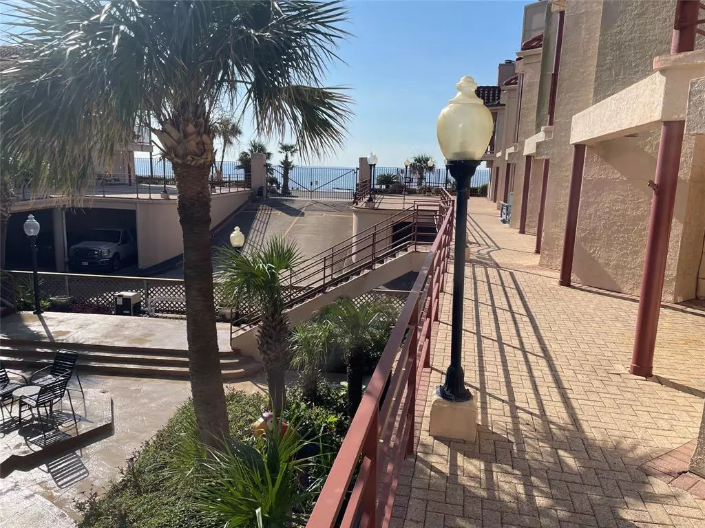 Galveston, TX 77551,7312 Seawall BLVD #106