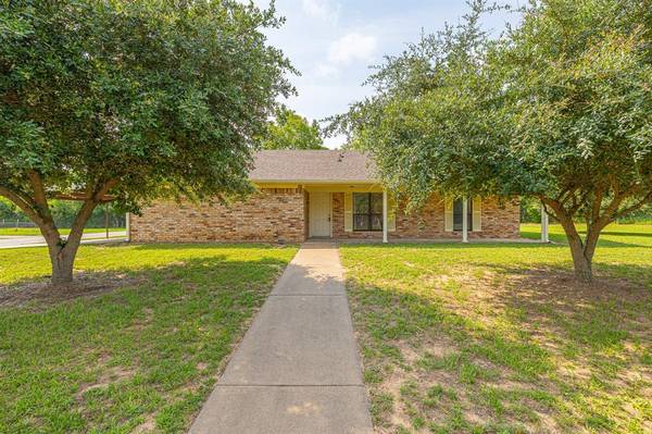 401 W Maple ST, Grapeland, TX 75844