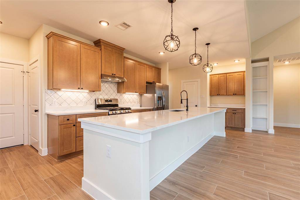 Santa Fe, TX 77517,15319 Laurel Oak LN
