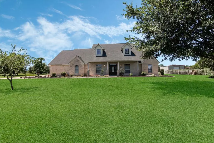 3311 Trinity ST, Mont Belvieu, TX 77523