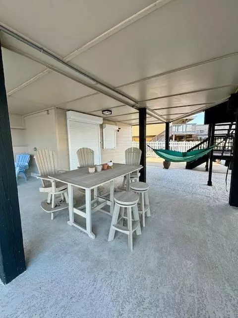 Tiki Island, TX 77554,130 Tamana DR