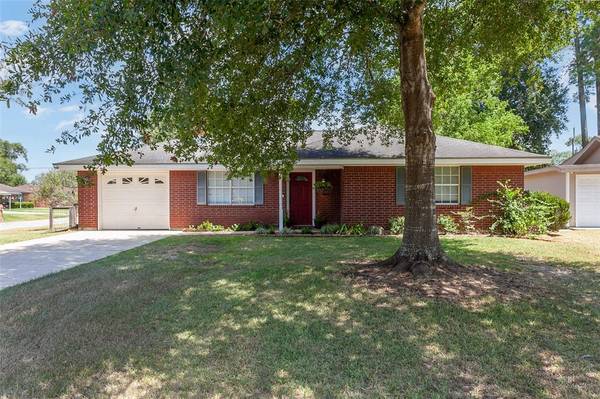 1045 Hickory ST,  Vidor,  TX 77662