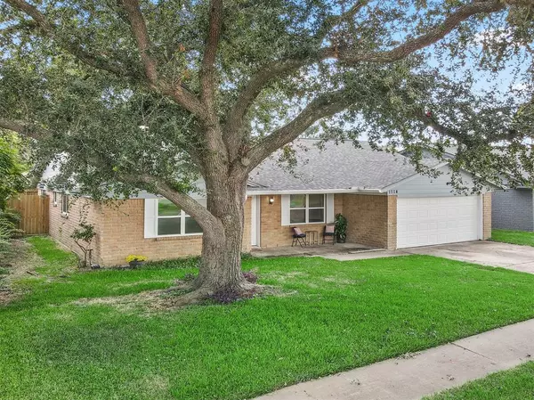 1114 N Amy DR,  Deer Park,  TX 77536