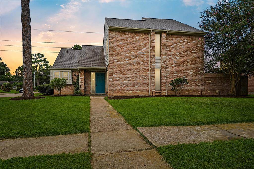 4790 Whispering Falls DR, Houston, TX 77084