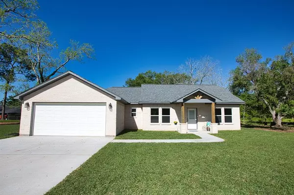 2304 Cr 769C, Brazoria, TX 77422