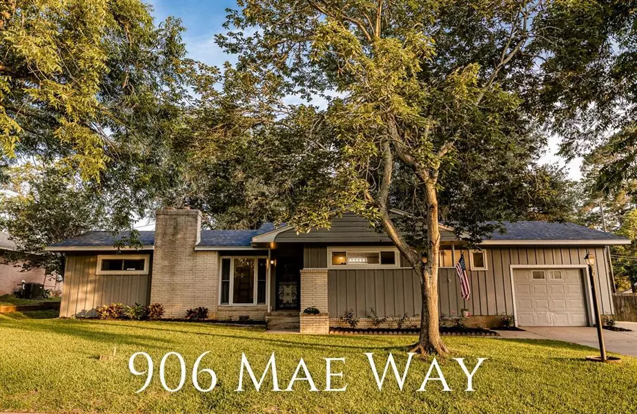 906 Mae Way, Brenham, TX 77833