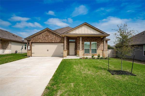 1506 McKinney CT, Brenham, TX 77833