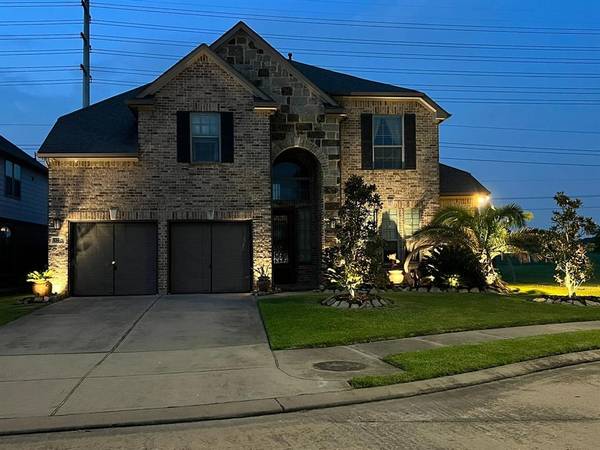 13401 Sunset Bay LN, Pearland, TX 77584