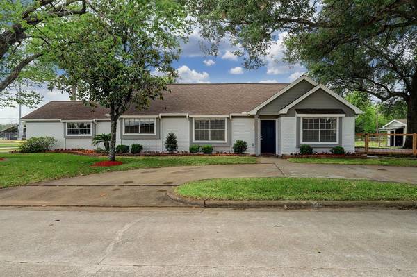 140 7th ST, Sugar Land, TX 77498