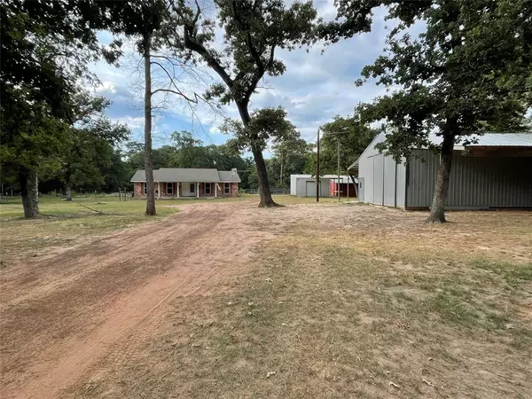 25234 S Clear Creek RD, Hockley, TX 77447