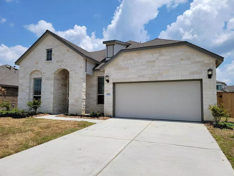 9622 Sterling Arbor DR, Baytown, TX 77521