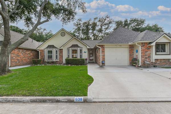 638 W Country Grove CIR, Pearland, TX 77584