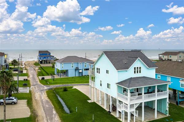 819 Eastview, Crystal Beach, TX 77650