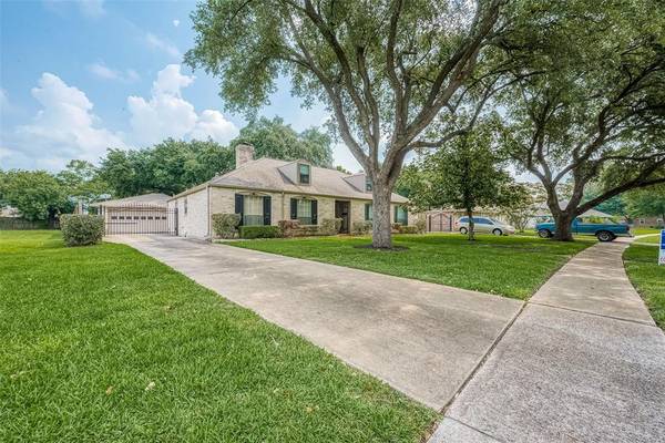 7826 Gulfton ST,  Houston,  TX 77036