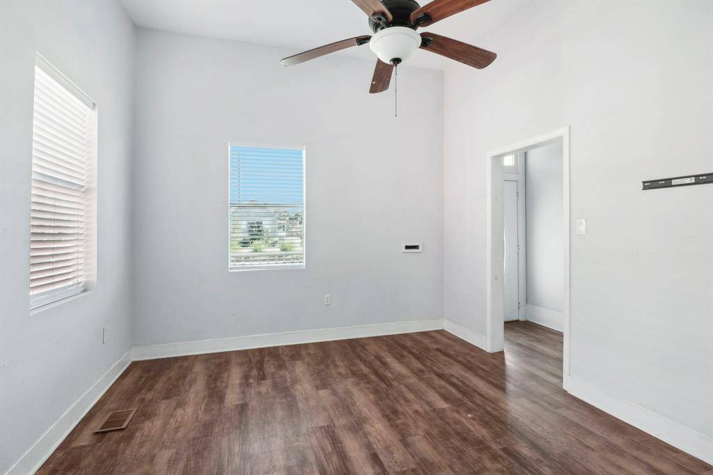 Galveston, TX 77550,1327 33rd ST