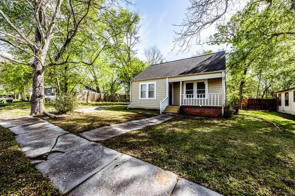 1711 Avenue P, Huntsville, TX 77340