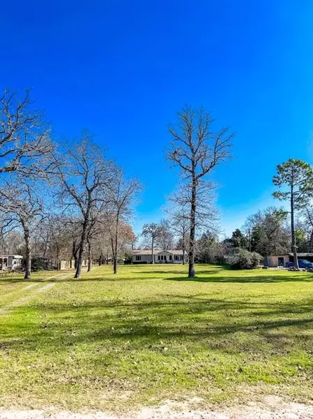 302 County Road 1220, Fairfield, TX 75840