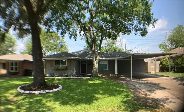 3027 Guese RD, Houston, TX 77018