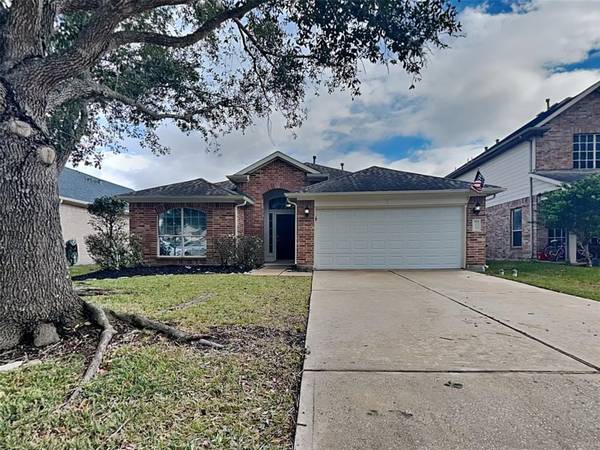 4031 Bentwood CIR, Dickinson, TX 77539