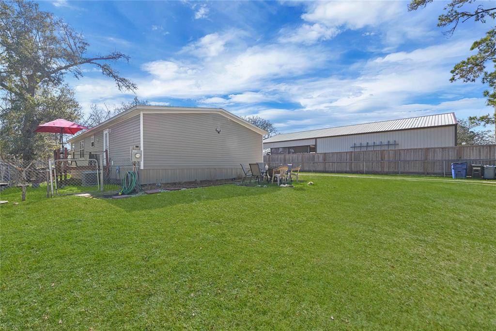 Onalaska, TX 77360,325 White Oak